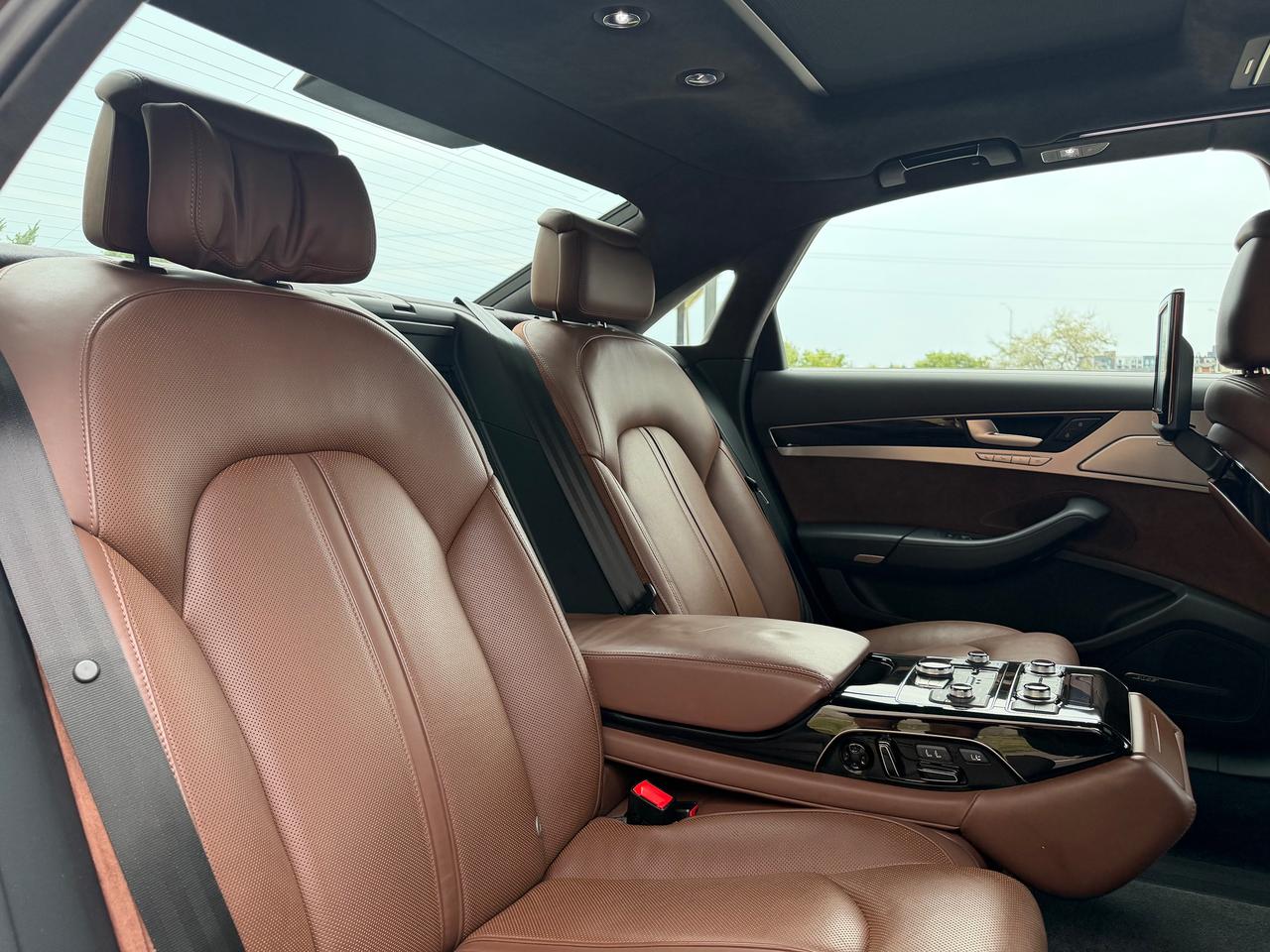 2013 Audi A8 W12 *RARE LUXURY VEHICLE & GREAT SERVICE HISTORY* Photo