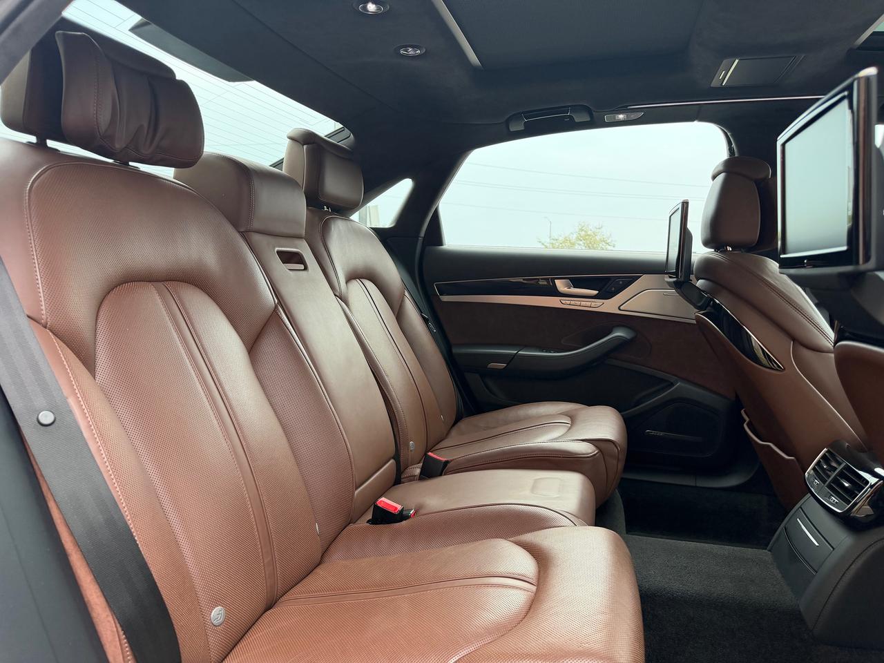 2013 Audi A8 W12 *RARE LUXURY VEHICLE & GREAT SERVICE HISTORY* Photo