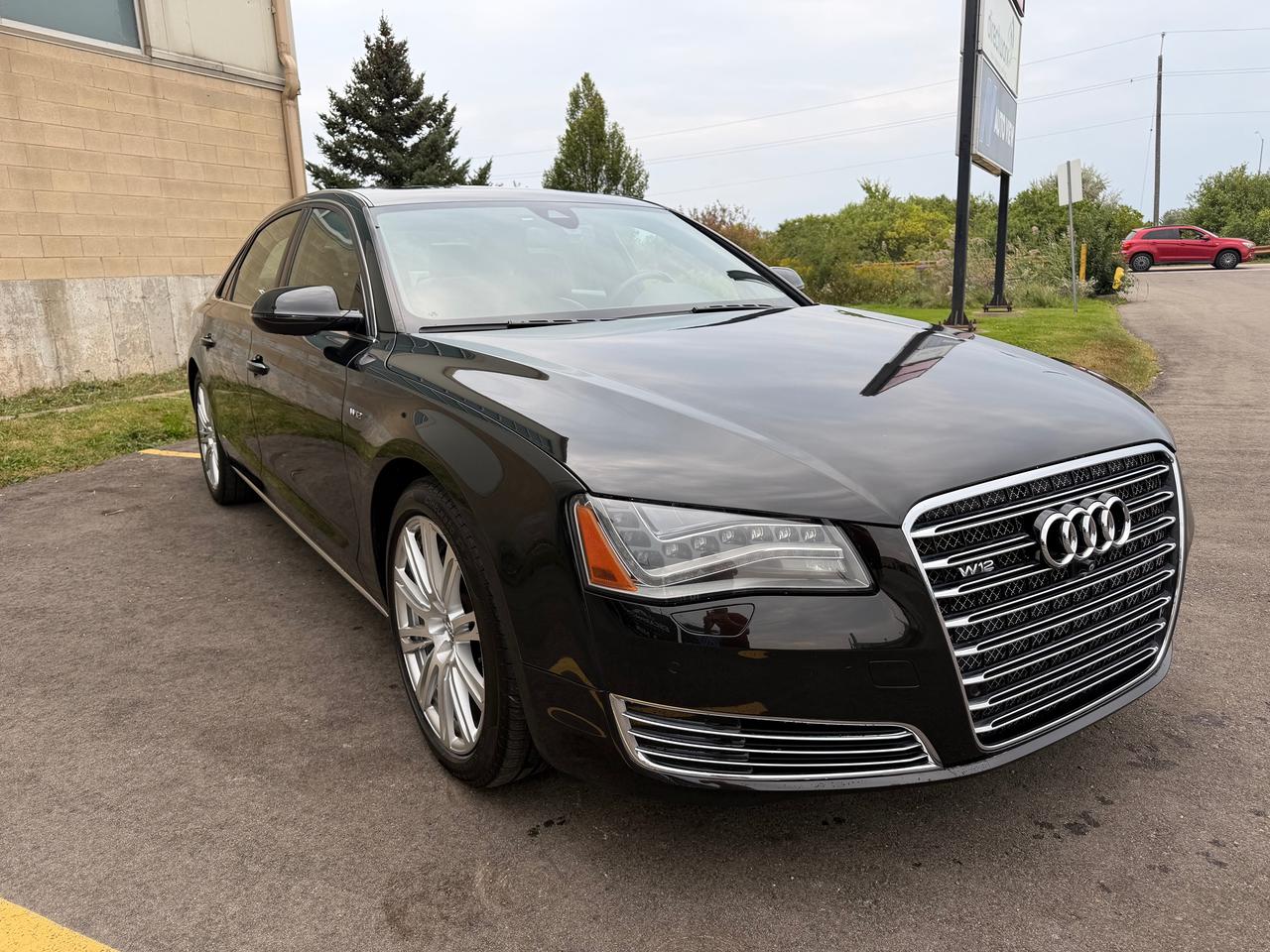 2013 Audi A8 W12 *RARE LUXURY VEHICLE & GREAT SERVICE HISTORY* Photo2