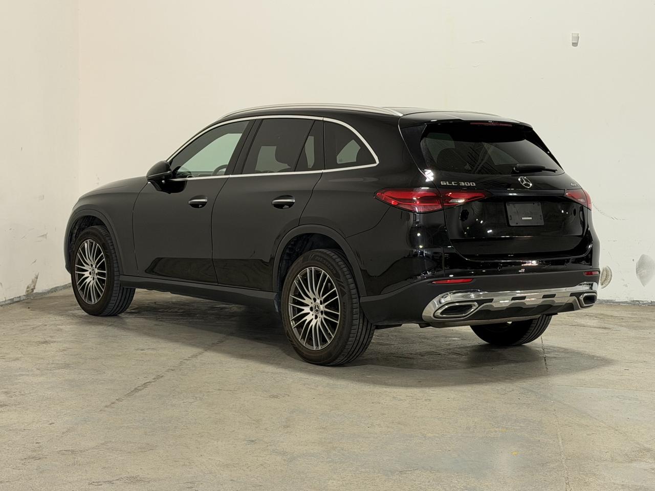 2024 Mercedes-Benz GLC-Class GLC 300 | MILD HYBRID |PANOROOF| WIRELESS CARPLAY Photo