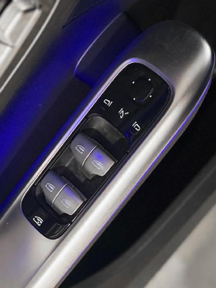 2024 Mercedes-Benz GLC-Class GLC 300 | MILD HYBRID |PANOROOF| WIRELESS CARPLAY Photo