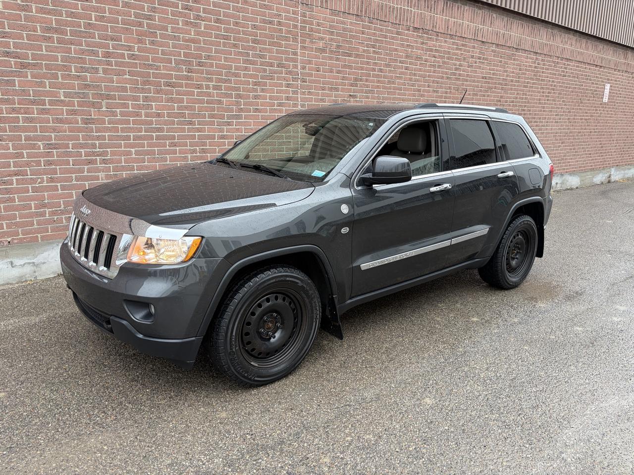 Gray 2011 Jeep Grand Cherokee SUV / Crossover 4X2 Automatic