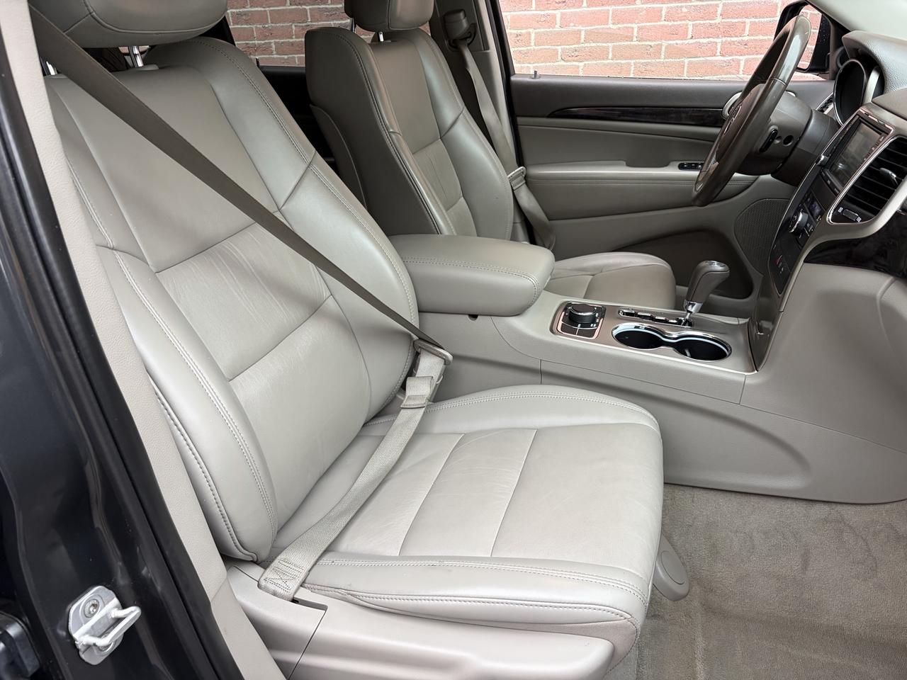 2011 Jeep Grand Cherokee Laredo Photo