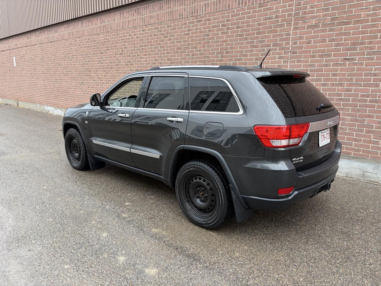 2011 Jeep Grand Cherokee Laredo Photo4