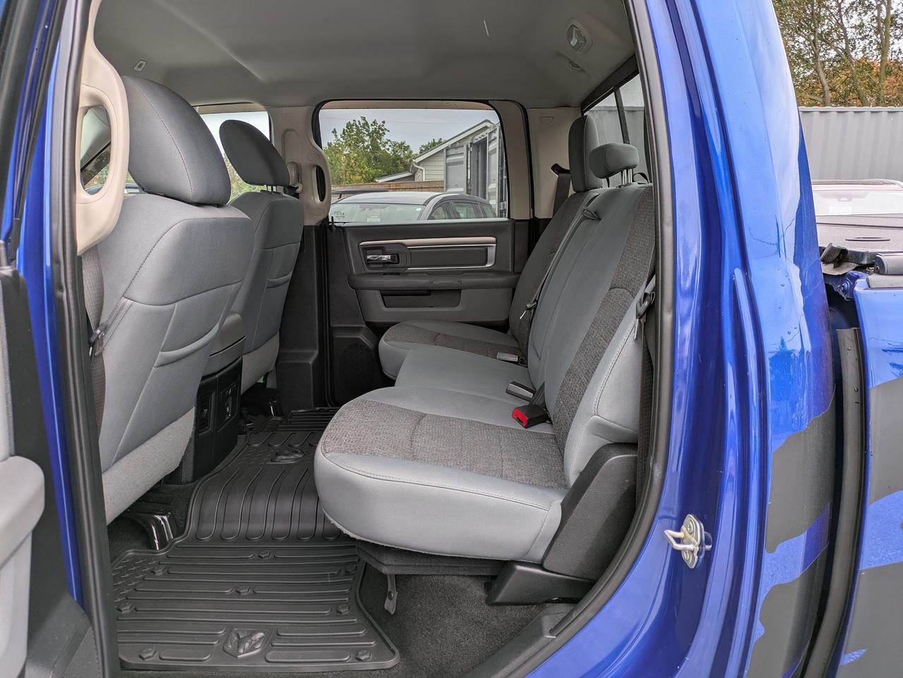 2017 RAM 1500 4WD Crew Cab 140.5" Photo