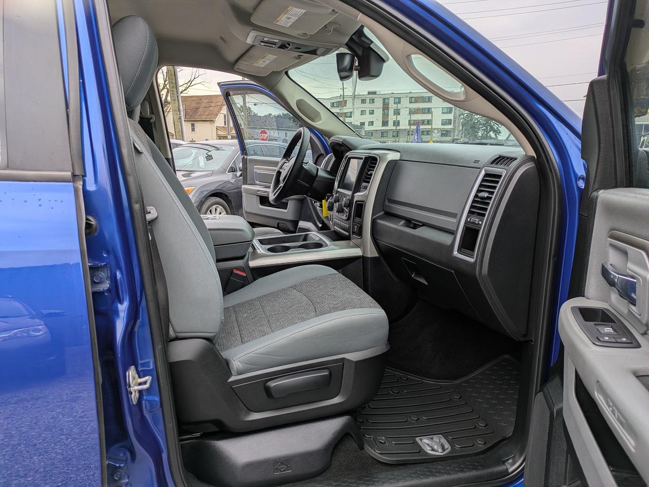2017 RAM 1500 4WD Crew Cab 140.5" Photo