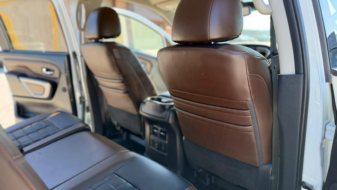 2018 Nissan Titan Platinum Photo