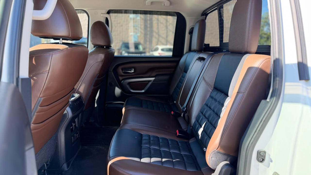 2018 Nissan Titan Platinum Photo