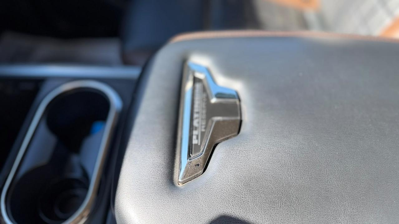 2018 Nissan Titan Platinum Photo