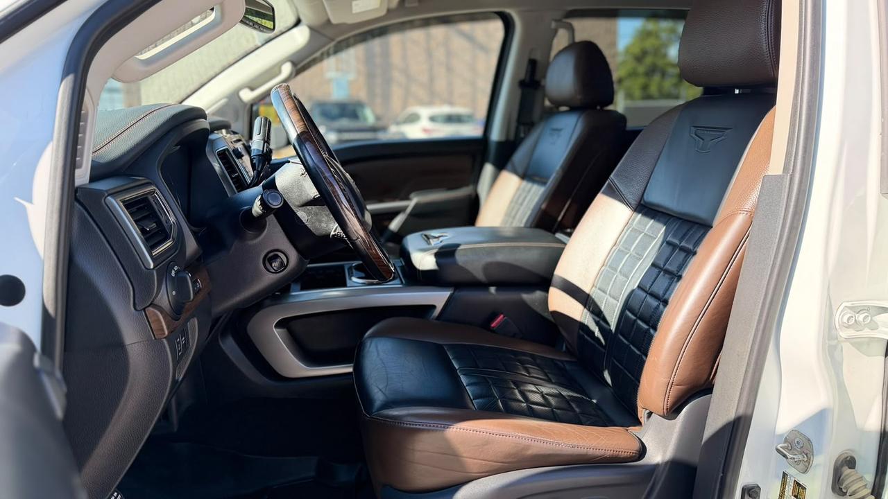2018 Nissan Titan Platinum Photo