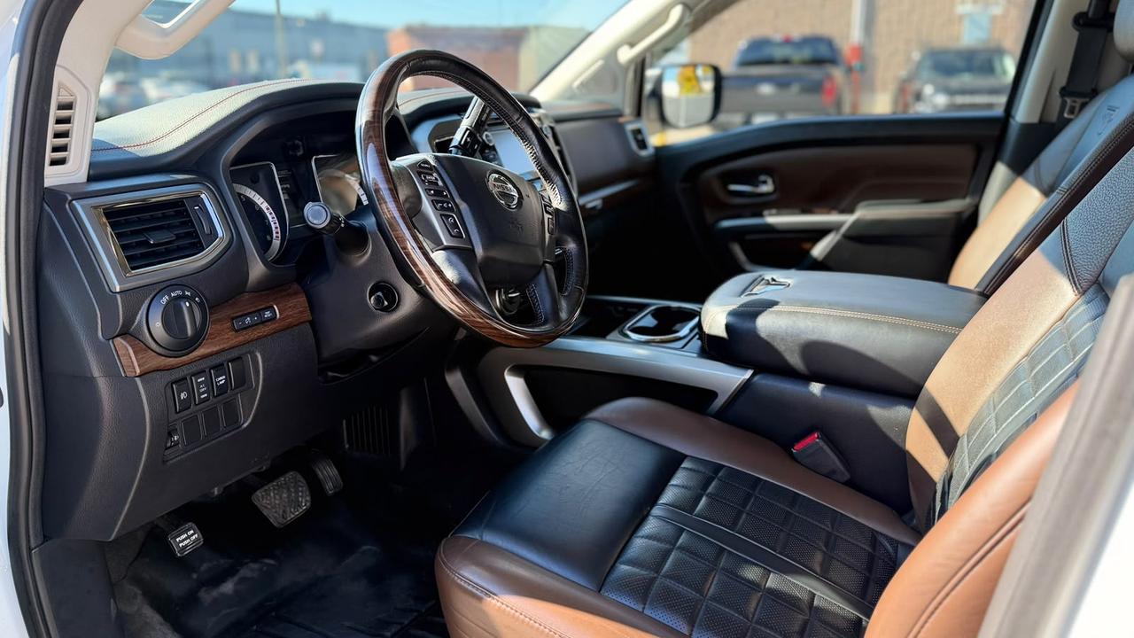 2018 Nissan Titan Platinum Photo