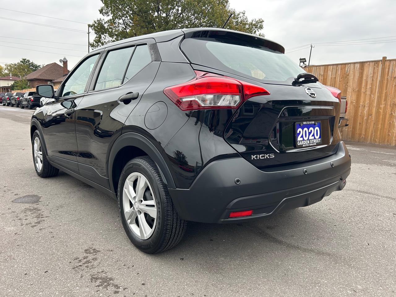 2020 Nissan Kicks S Photo2
