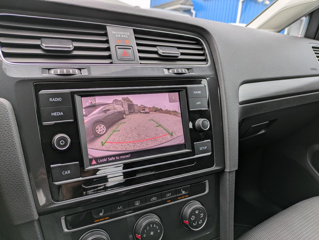 2018 Volkswagen Golf TRENDLINE Photo