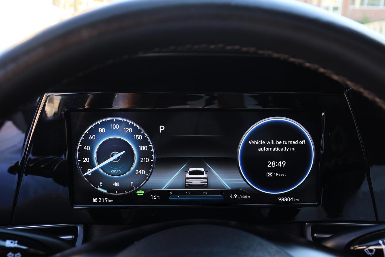 2022 Hyundai Elantra Hybrid Ultimate | Leather | Sunroof | CarPlay | BSM | ACC Photo