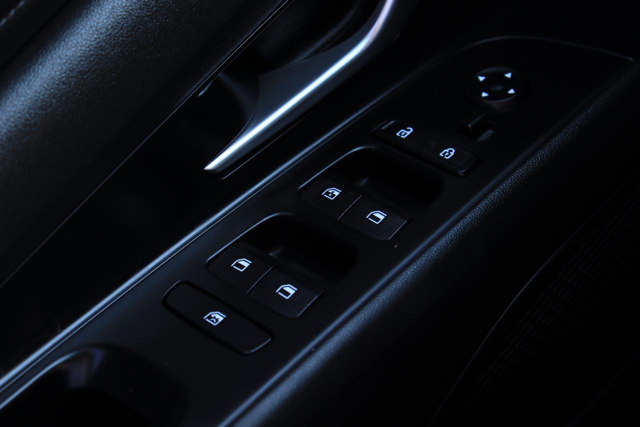 2022 Hyundai Elantra Hybrid Ultimate | Leather | Sunroof | CarPlay | BSM | ACC Photo18