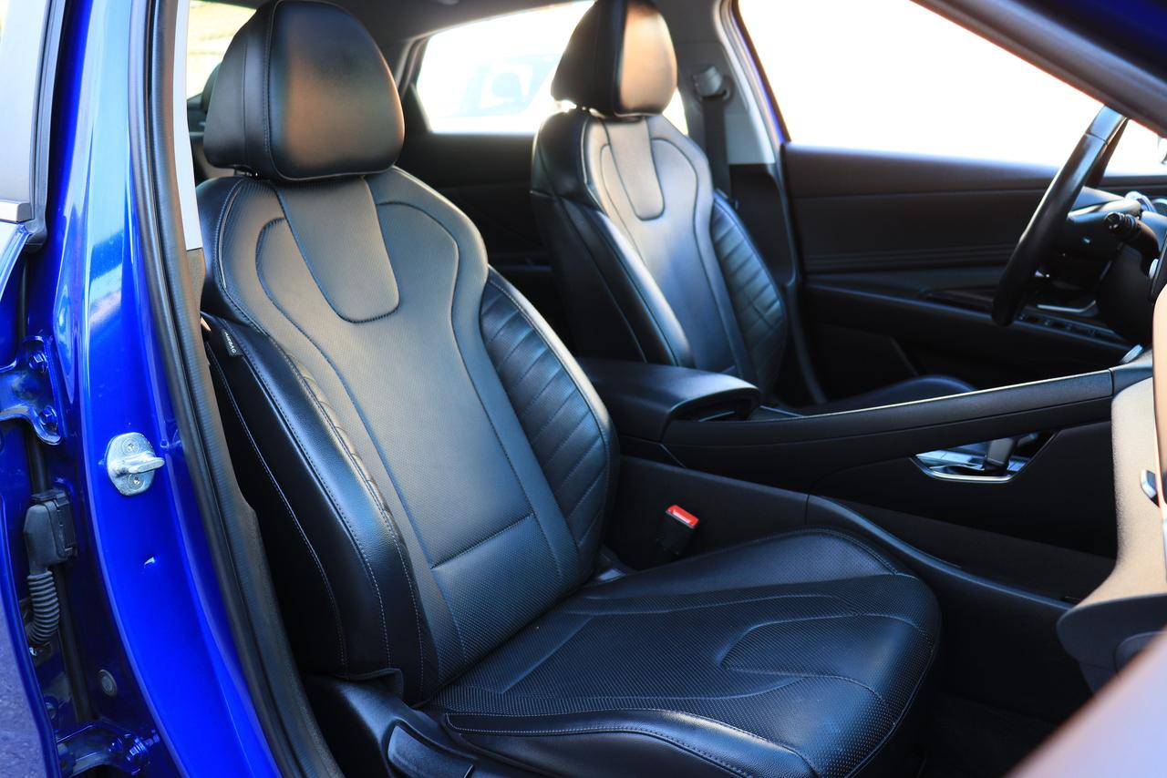 2022 Hyundai Elantra Hybrid Ultimate | Leather | Sunroof | CarPlay | BSM | ACC Photo