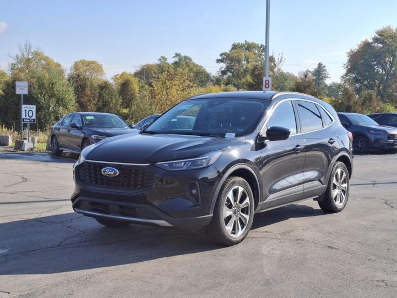 2025 Ford Escape Platinum AWD | 2.0L | Leather | Sunroof | Heated Steering + Seats | Adaptive Cruise | and More ! Photo0