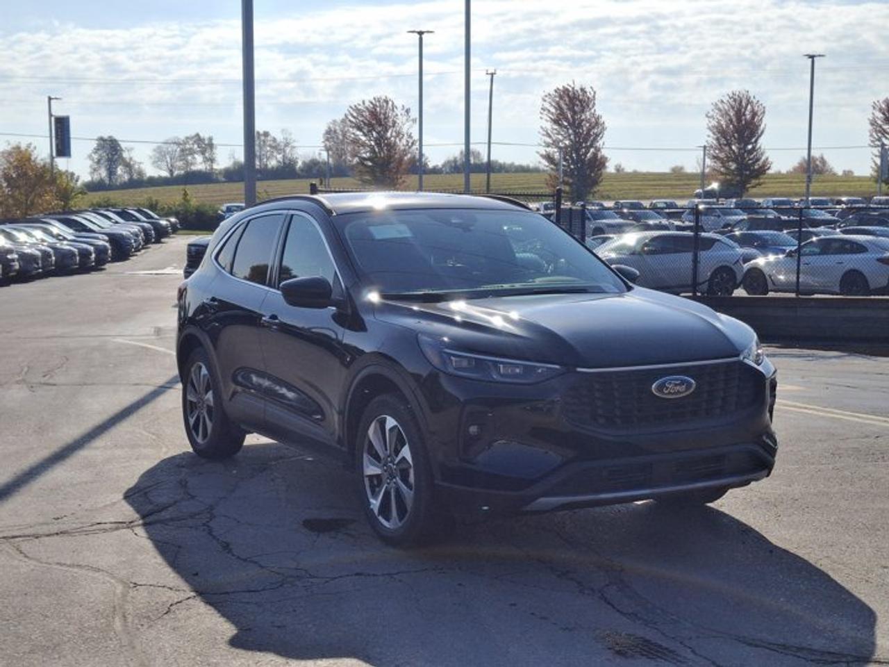 2025 Ford Escape Platinum AWD | 2.0L | Leather | Sunroof | Heated Steering + Seats | Adaptive Cruise | and More ! Photo