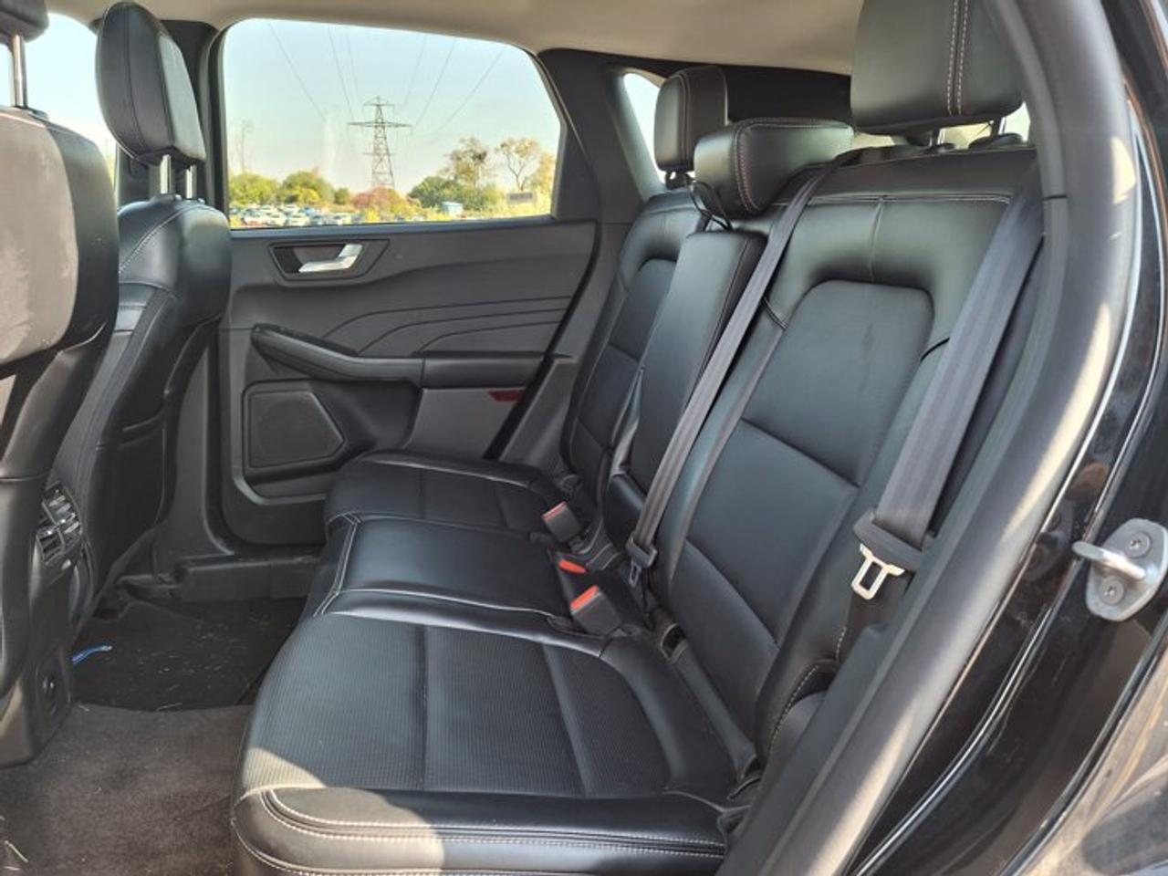 2025 Ford Escape Platinum AWD | 2.0L | Leather | Sunroof | Heated Steering + Seats | Adaptive Cruise | and More ! Photo
