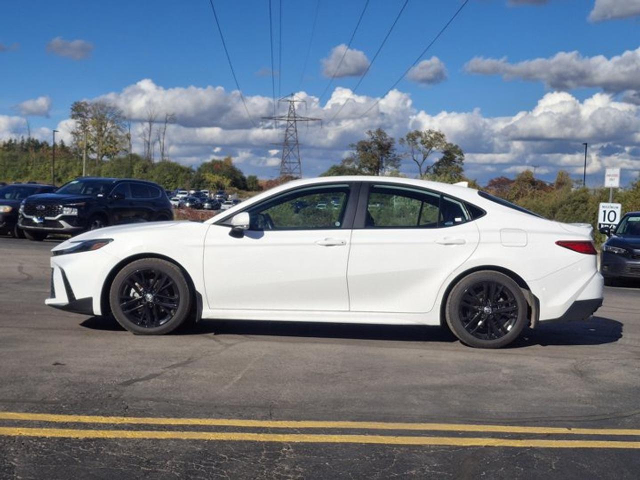 2025 Toyota Camry SE Upgrade | Sunroof | 18" Wheels | Power Seat | Heated Wheel + Seats | Radar Cruise | and More ! Photo5