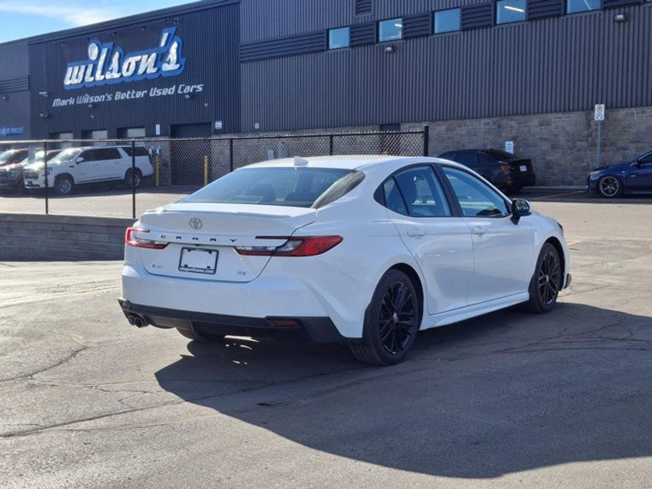 2025 Toyota Camry SE Upgrade | Sunroof | 18" Wheels | Power Seat | Heated Wheel + Seats | Radar Cruise | and More ! Photo