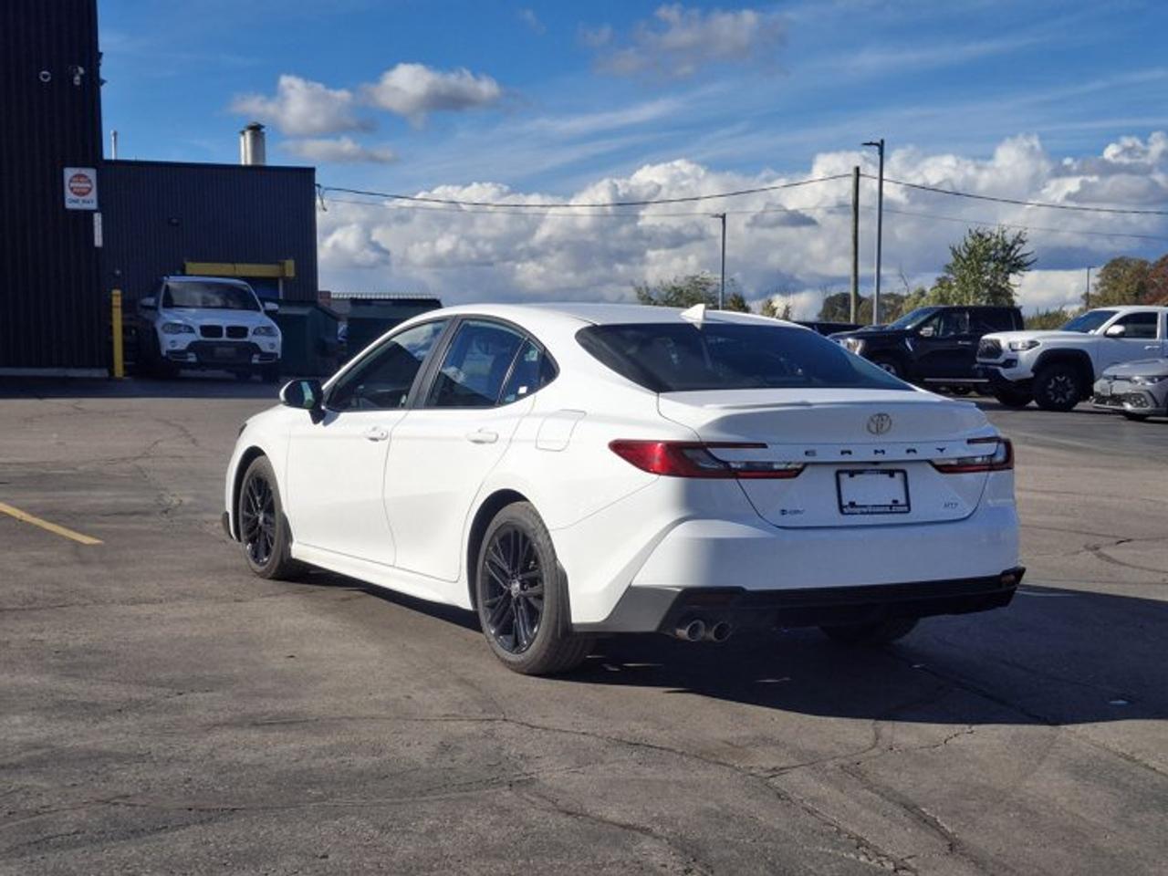 2025 Toyota Camry SE Upgrade | Sunroof | 18" Wheels | Power Seat | Heated Wheel + Seats | Radar Cruise | and More ! Photo2