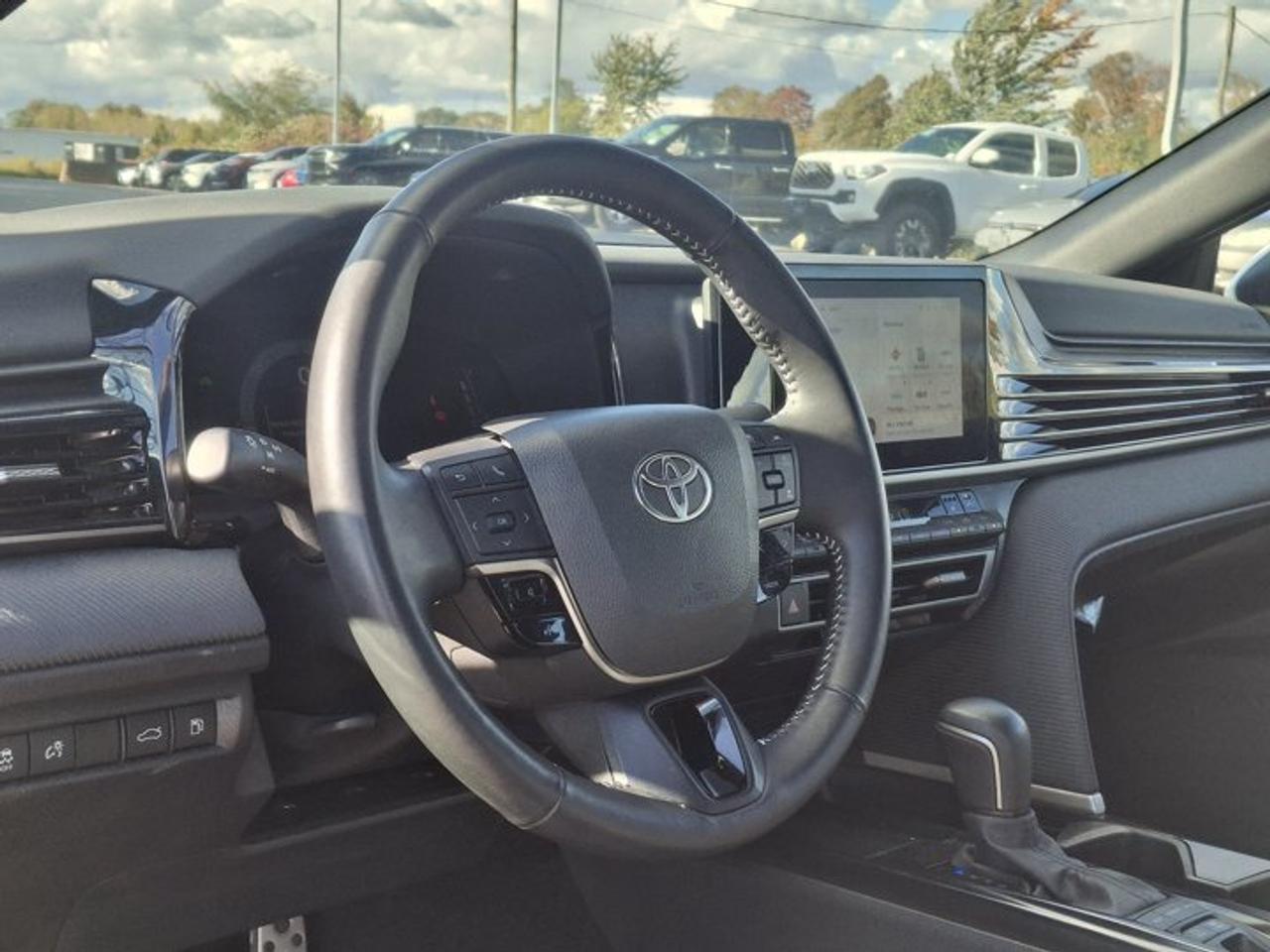 2025 Toyota Camry SE Upgrade | Sunroof | 18" Wheels | Power Seat | Heated Wheel + Seats | Radar Cruise | and More ! Photo