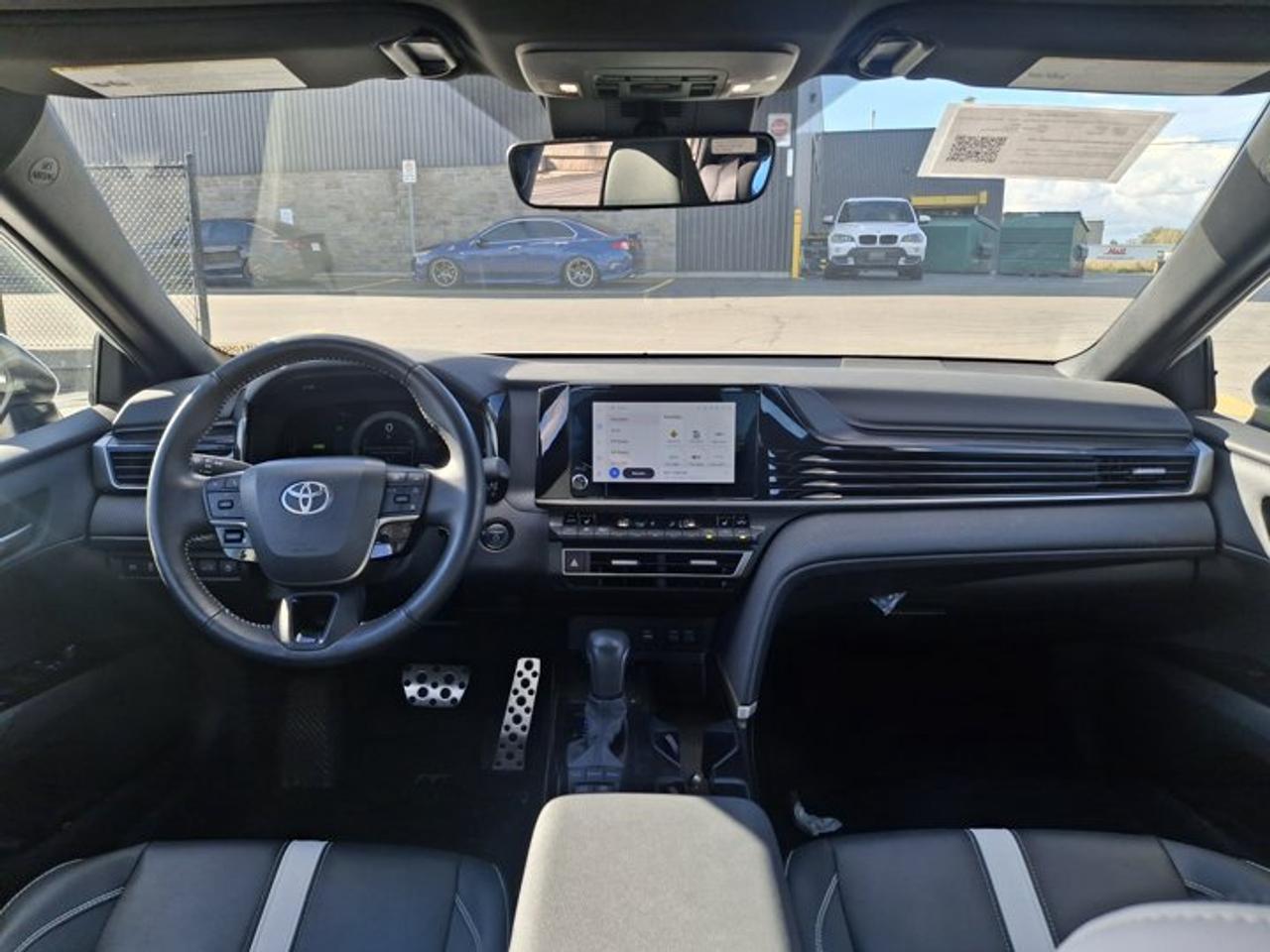 2025 Toyota Camry SE Upgrade | Sunroof | 18" Wheels | Power Seat | Heated Wheel + Seats | Radar Cruise | and More ! Photo