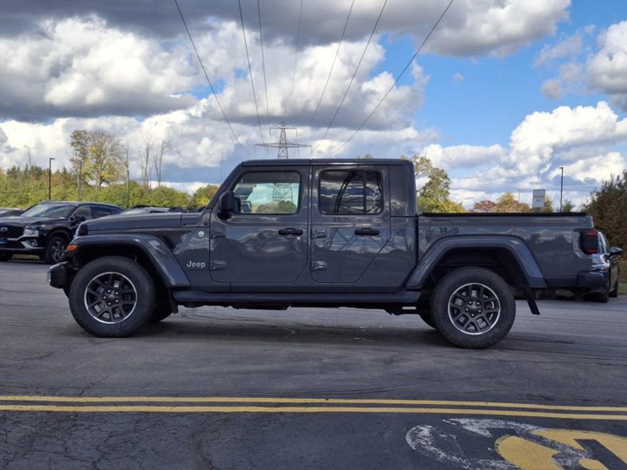 2021 Jeep Gladiator Overland 4x4 | 6 Speed Manual | Leather | Heated Seats + Steering | CarPlay + Android | and More ! Photo1
