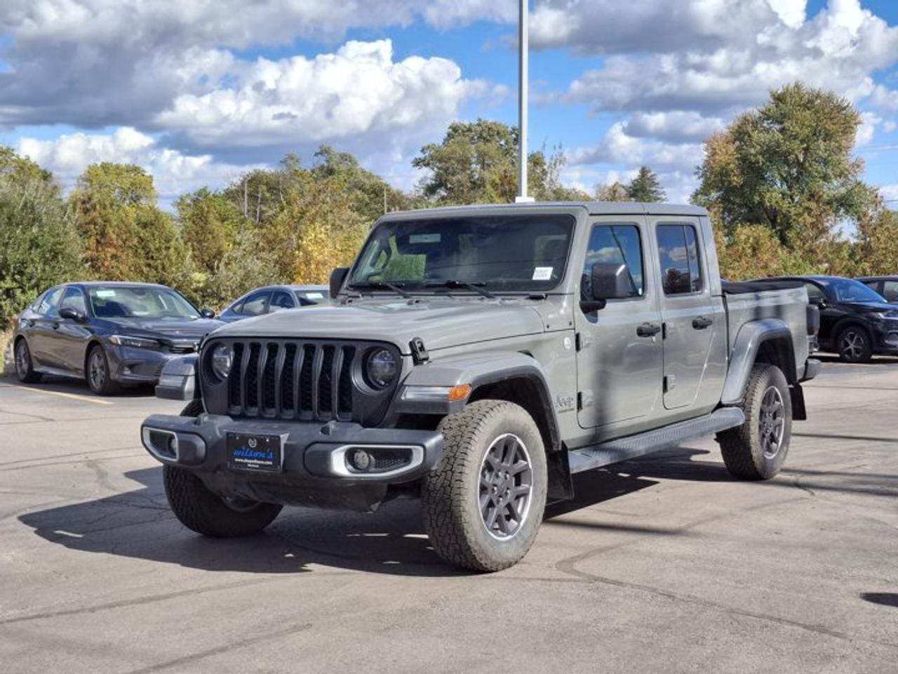 2021 Jeep Gladiator Overland 4x4 | 6 Speed Manual | Leather | Heated Seats + Steering | CarPlay + Android | and More ! Photo0