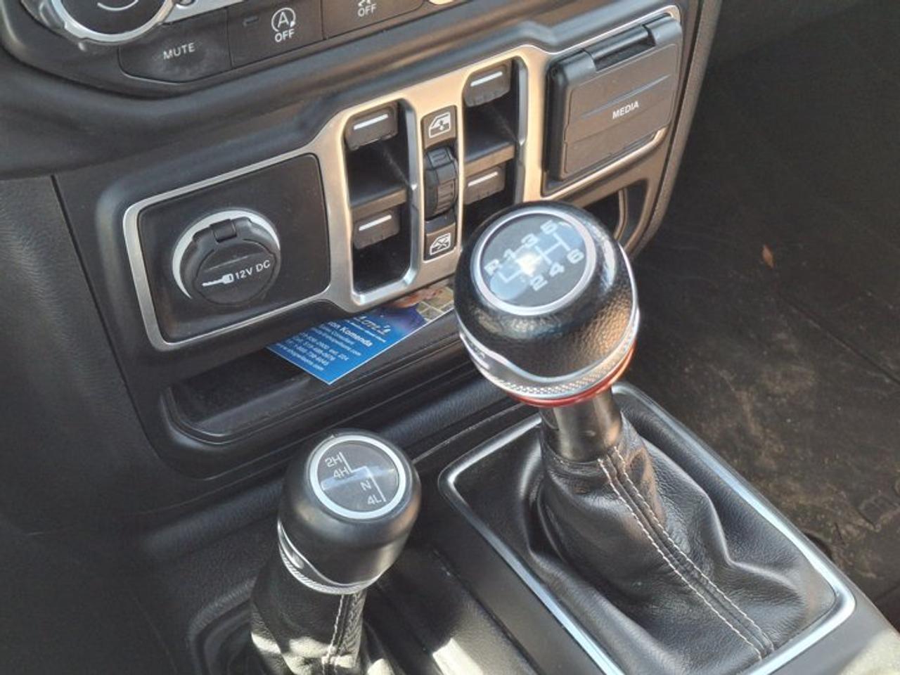 2021 Jeep Gladiator Overland 4x4 | 6 Speed Manual | Leather | Heated Seats + Steering | CarPlay + Android | and More ! Photo