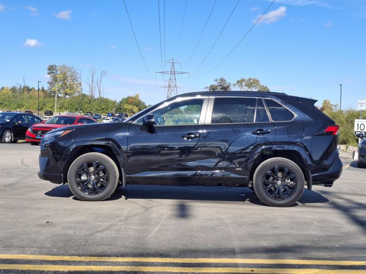 2024 Toyota RAV4 Hybrid SE AWD | Sunroof | Heated Wheel + Seats | Power Seat | Radar Cruise | CarPlay and More ! Photo1
