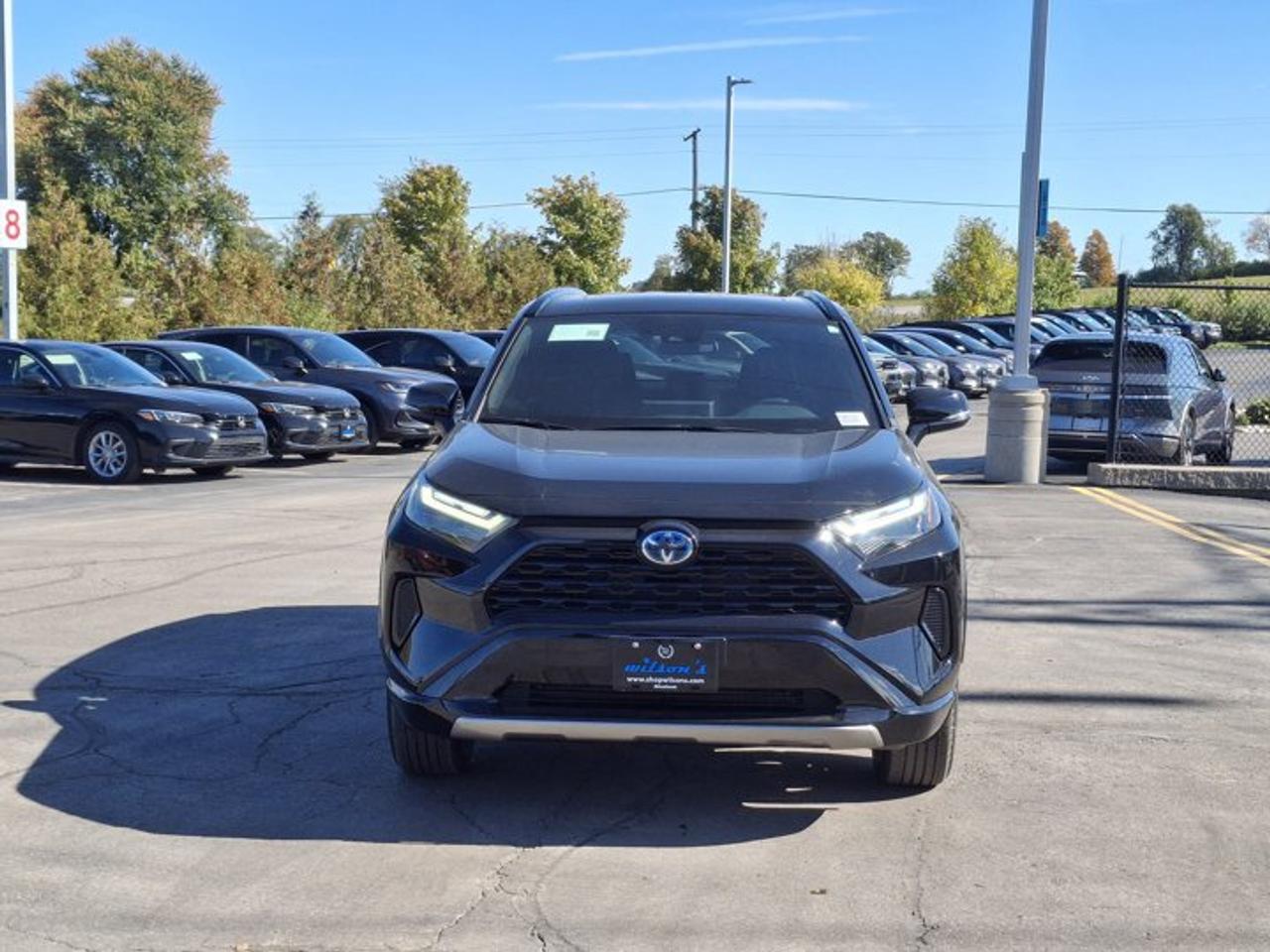2024 Toyota RAV4 Hybrid SE AWD | Sunroof | Heated Wheel + Seats | Power Seat | Radar Cruise | CarPlay and More ! Photo