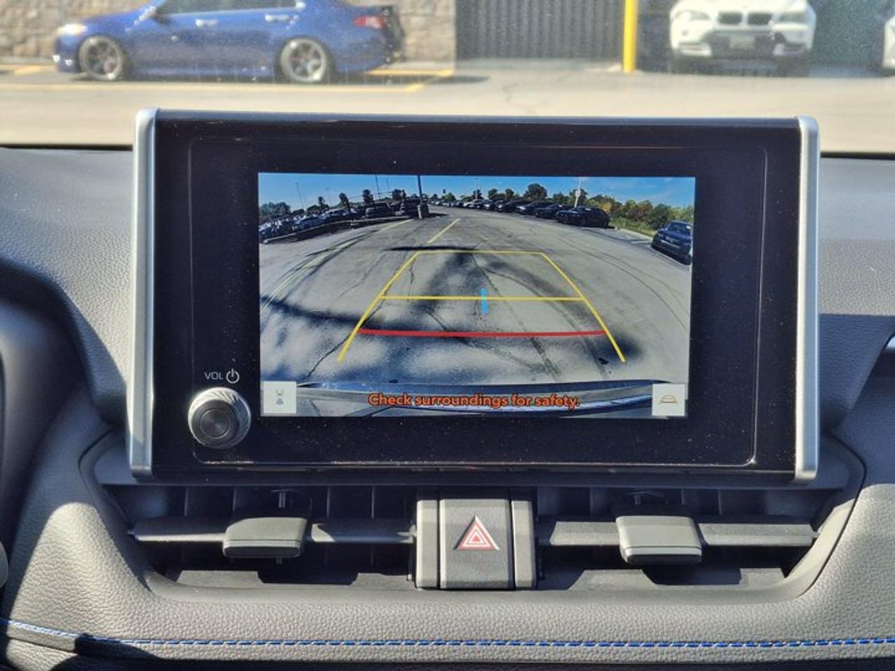 2024 Toyota RAV4 Hybrid SE AWD | Sunroof | Heated Wheel + Seats | Power Seat | Radar Cruise | CarPlay and More ! Photo