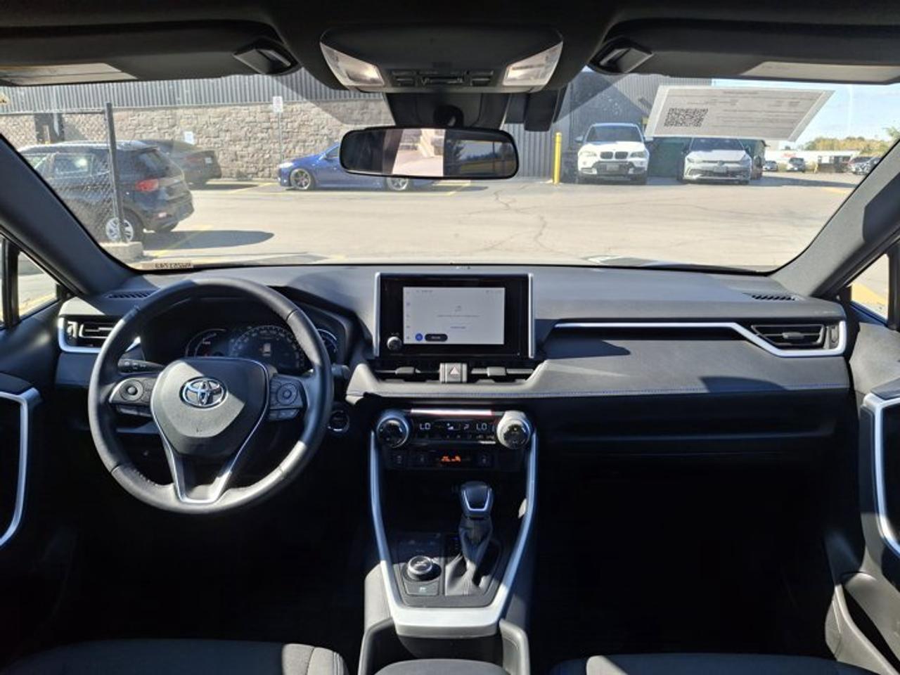 2024 Toyota RAV4 Hybrid SE AWD | Sunroof | Heated Wheel + Seats | Power Seat | Radar Cruise | CarPlay and More ! Photo