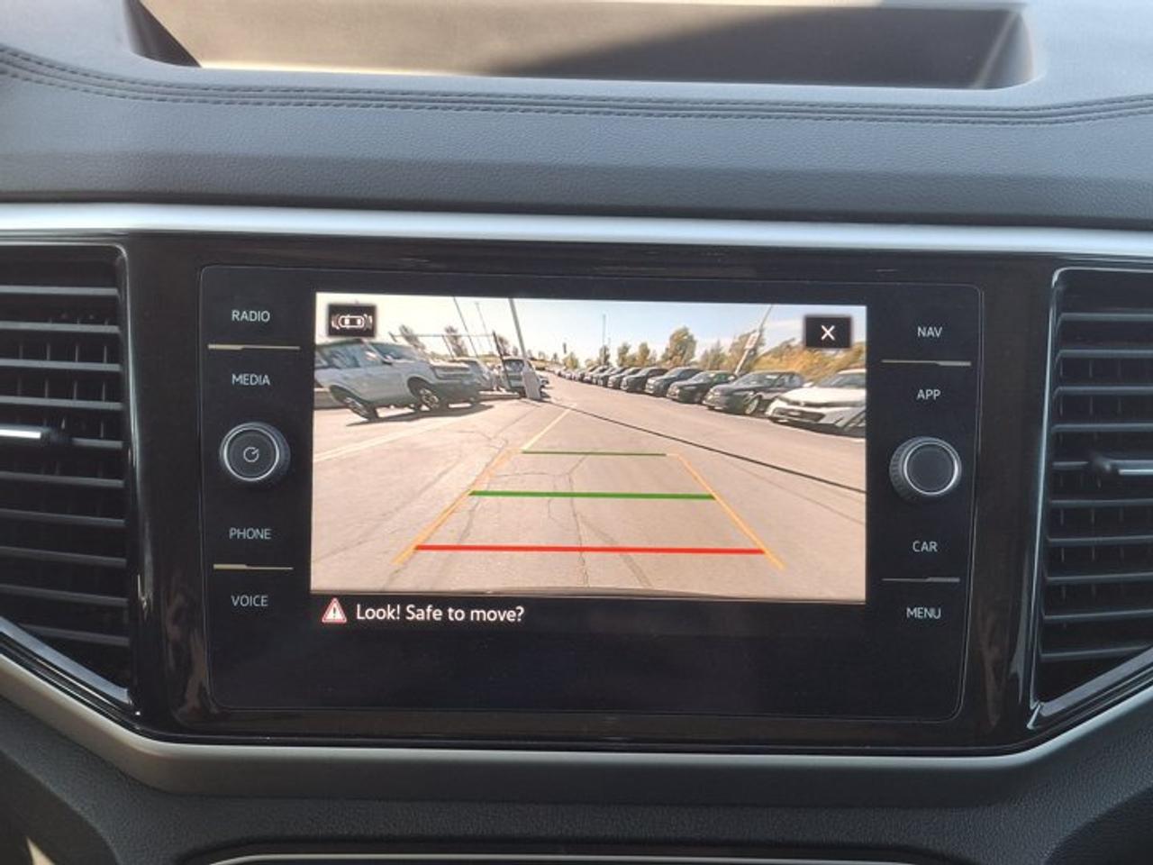 2022 Volkswagen Atlas Execline R-Line AWD | V6 | Leather | Sunroof | Heated Seats + Steering | Remote Start | and More ! Photo