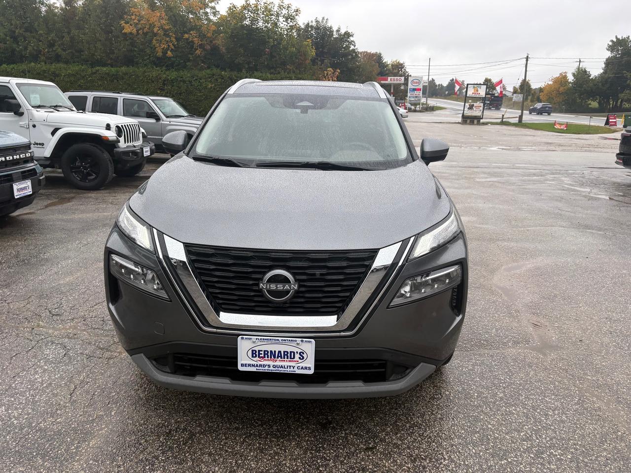 2023 Nissan Rogue SV MOONROOF Photo2