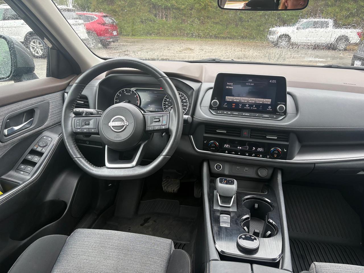 2023 Nissan Rogue SV MOONROOF Photo