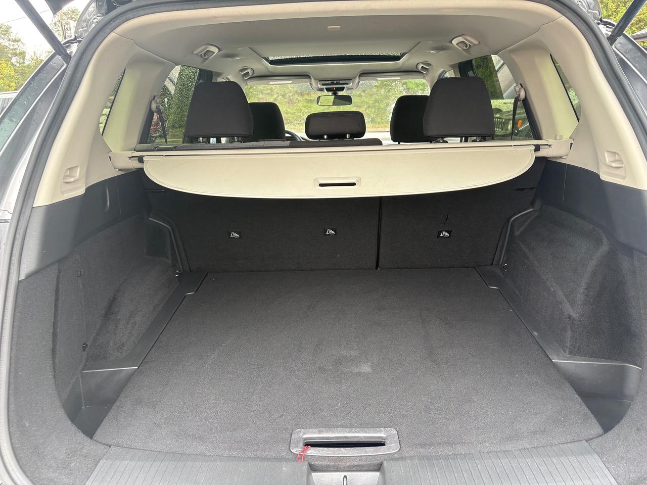 2023 Nissan Rogue SV MOONROOF Photo