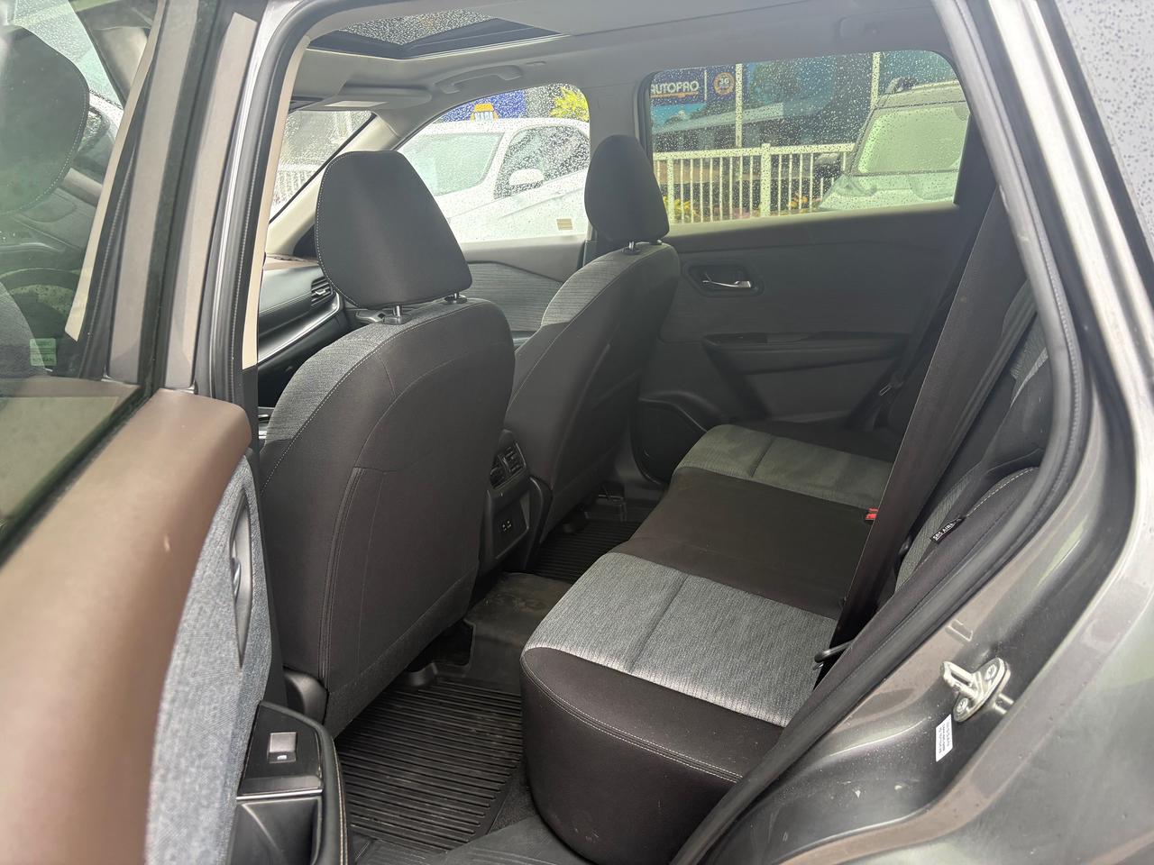 2023 Nissan Rogue SV MOONROOF Photo