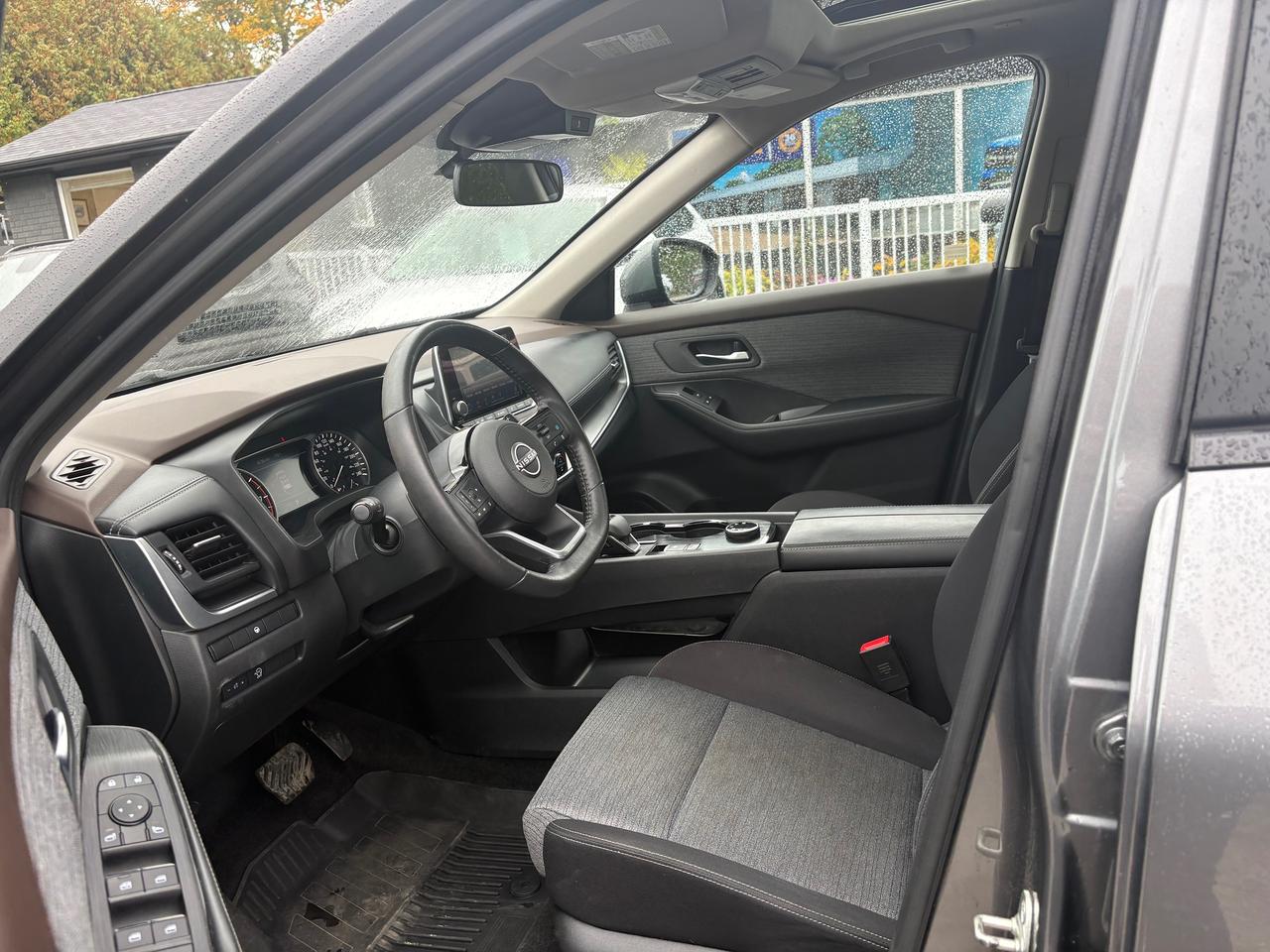 2023 Nissan Rogue SV MOONROOF Photo