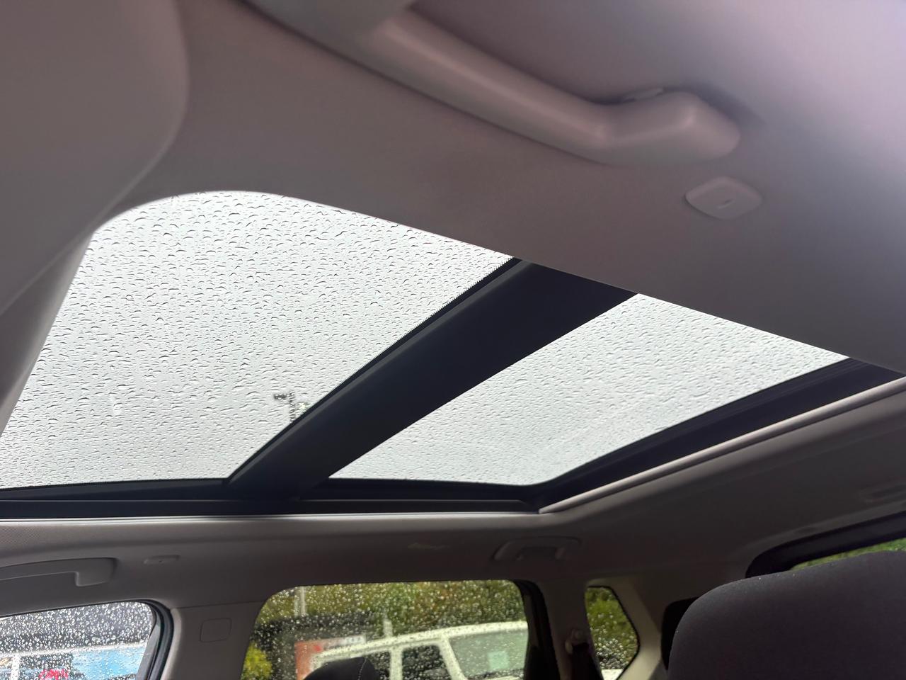 2023 Nissan Rogue SV MOONROOF Photo