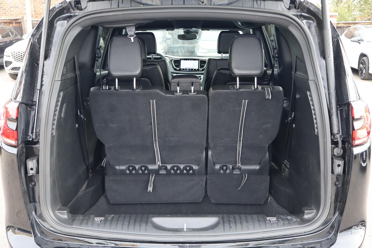 2025 Chrysler Pacifica Select FWD Photo