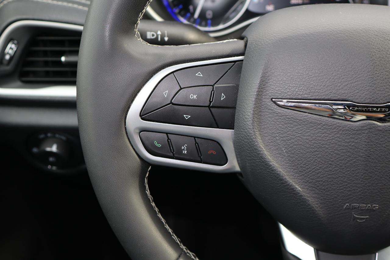 2025 Chrysler Pacifica Select FWD Photo