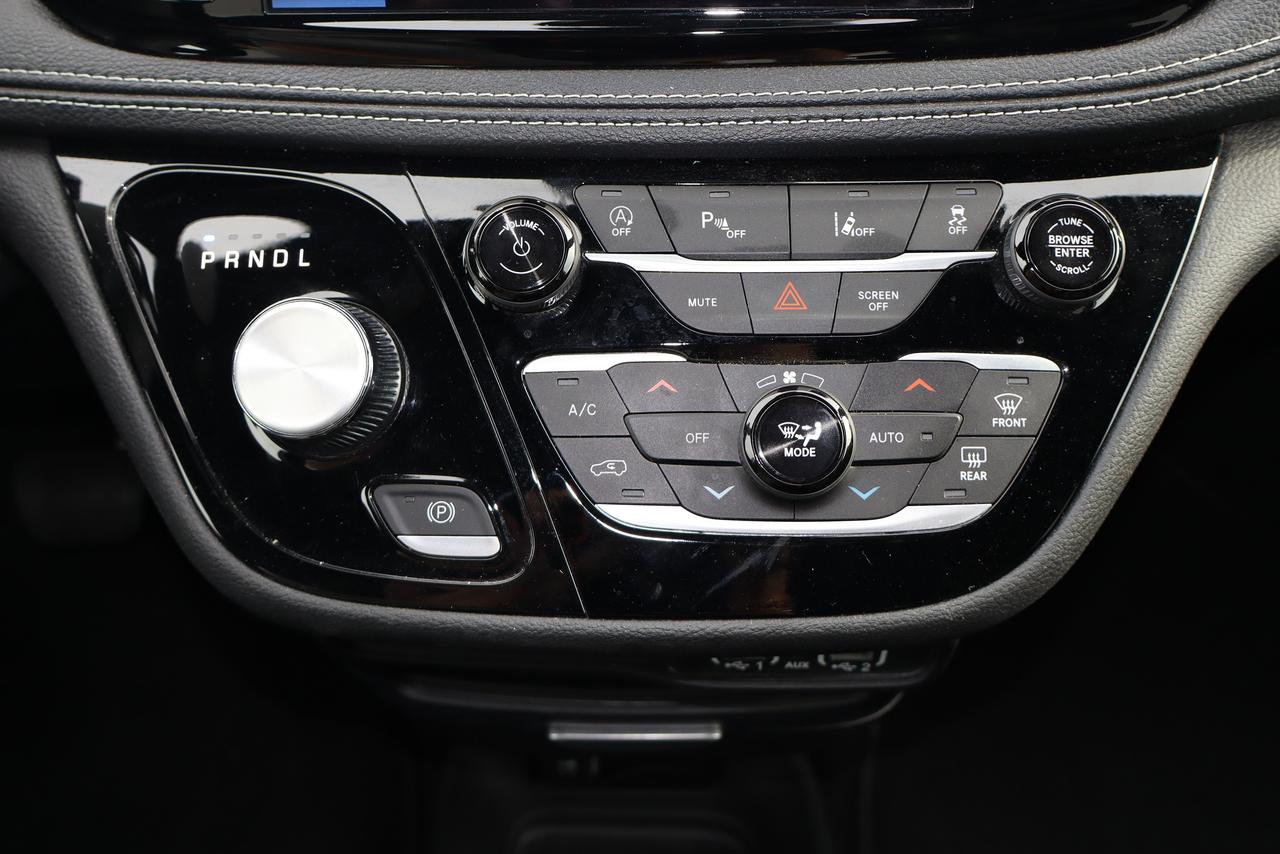 2025 Chrysler Pacifica Select FWD Photo
