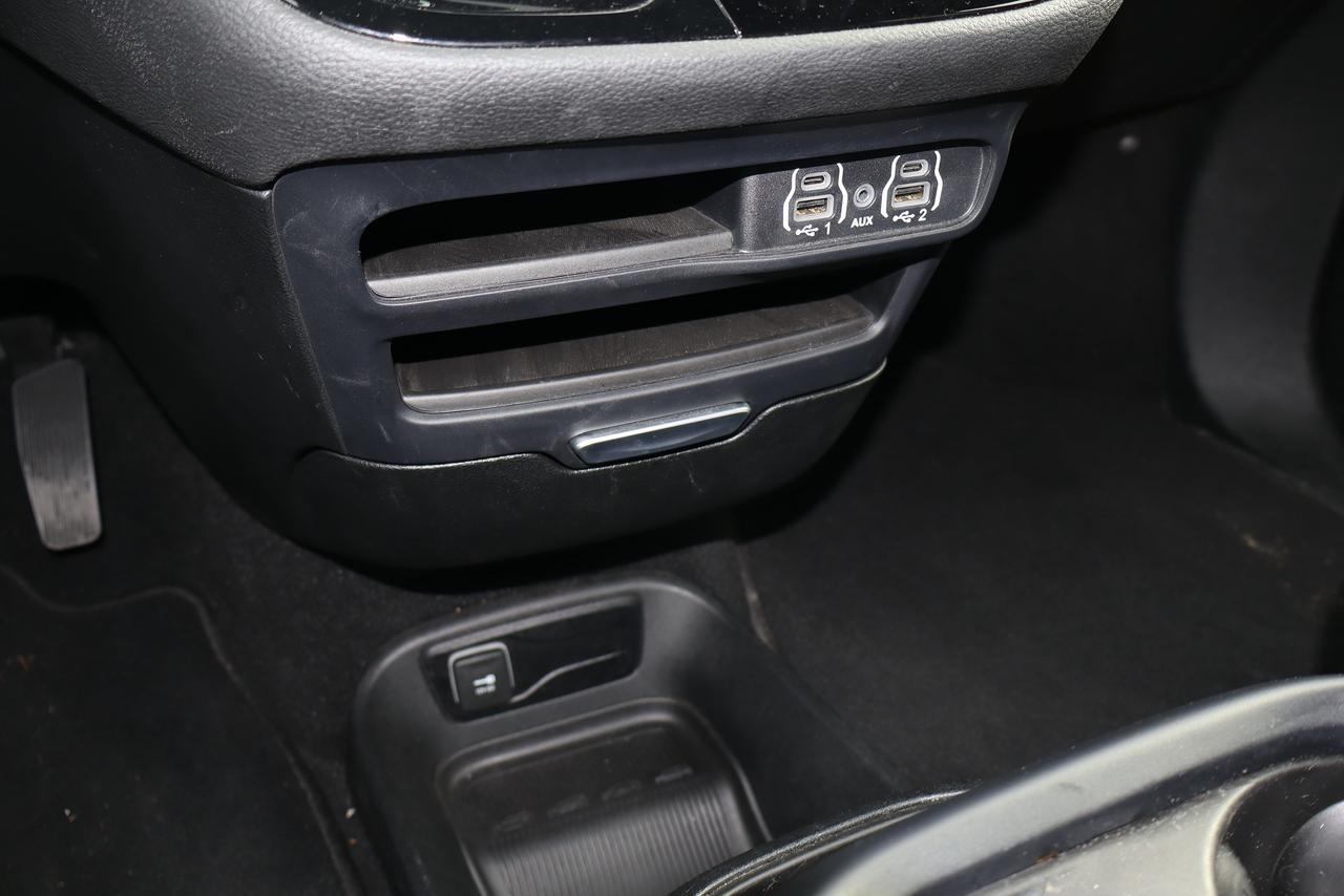 2025 Chrysler Pacifica Select FWD Photo