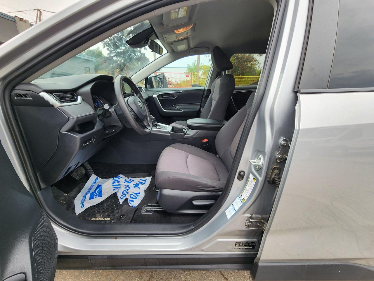 2019 Toyota RAV4 Hybrid LE l Clean Carfax l Toyota Serviced l AWD Photo