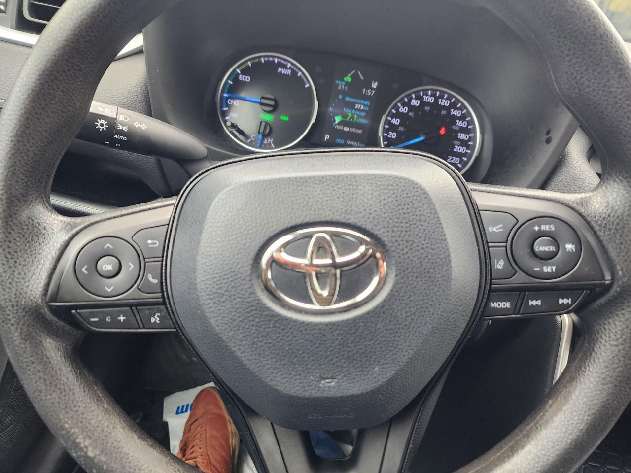 2019 Toyota RAV4 Hybrid LE l Clean Carfax l Toyota Serviced l AWD Photo