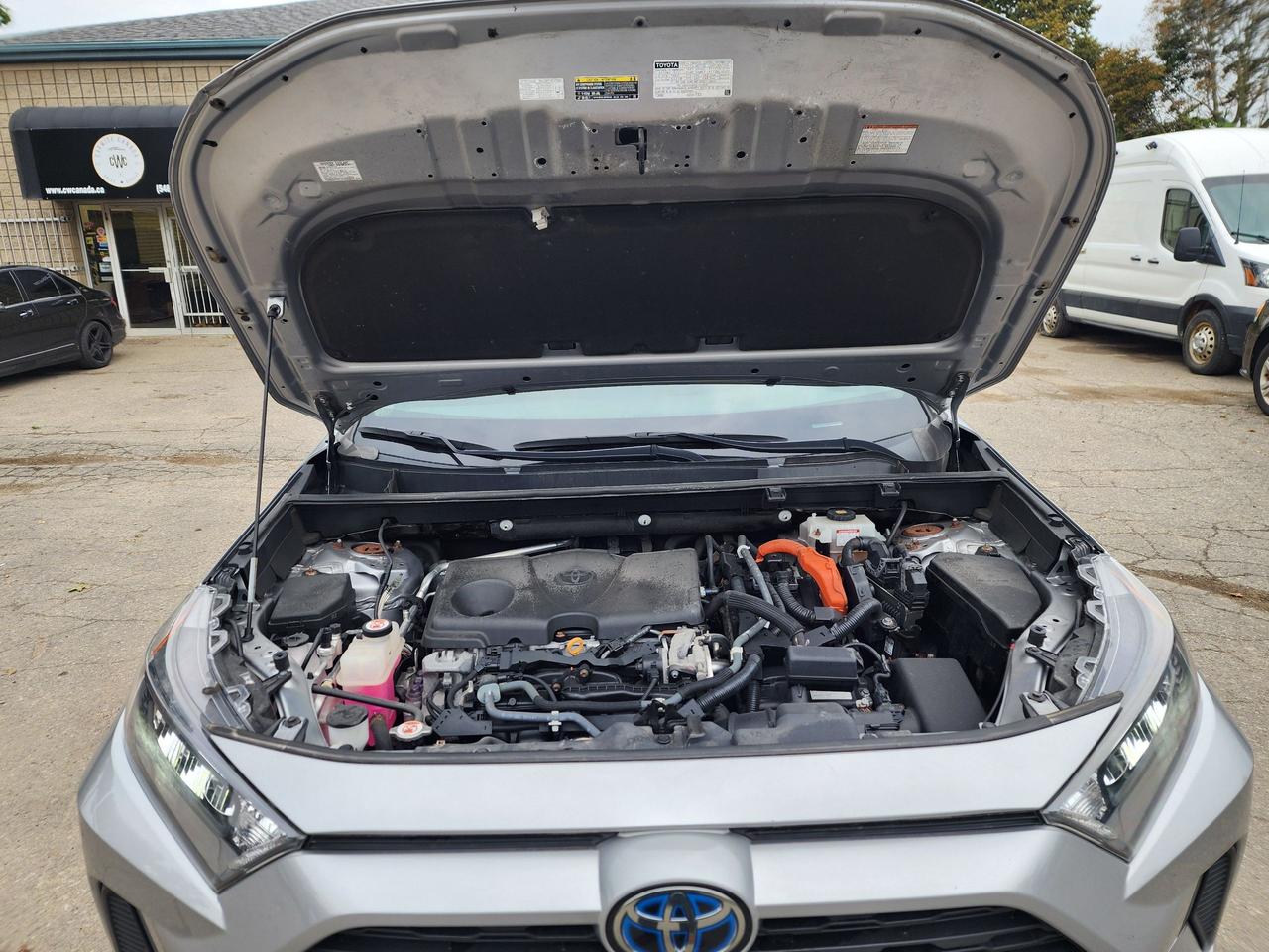 2019 Toyota RAV4 Hybrid LE l Clean Carfax l Toyota Serviced l AWD Photo