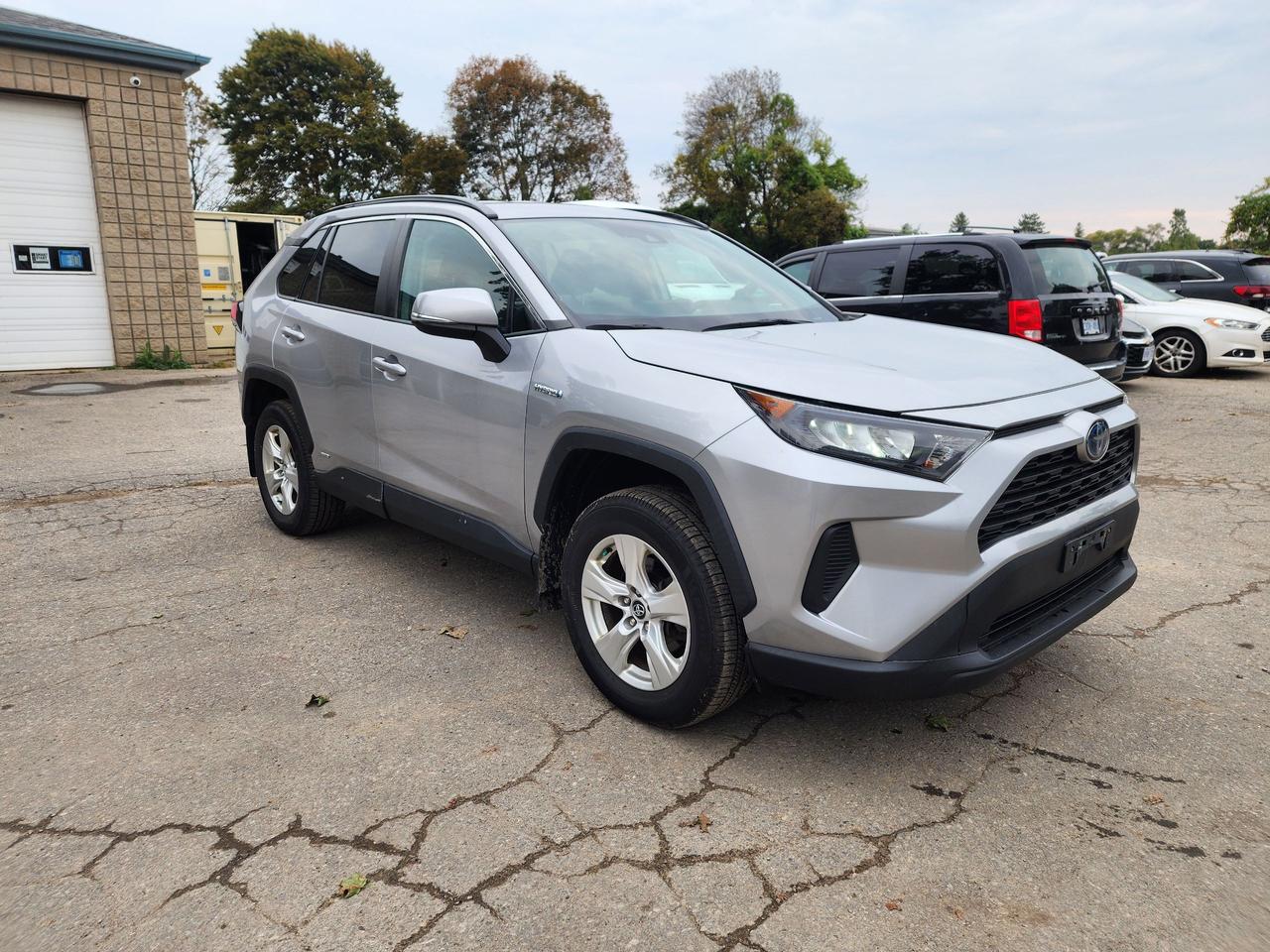 2019 Toyota RAV4 Hybrid LE l Clean Carfax l Toyota Serviced l AWD Photo2